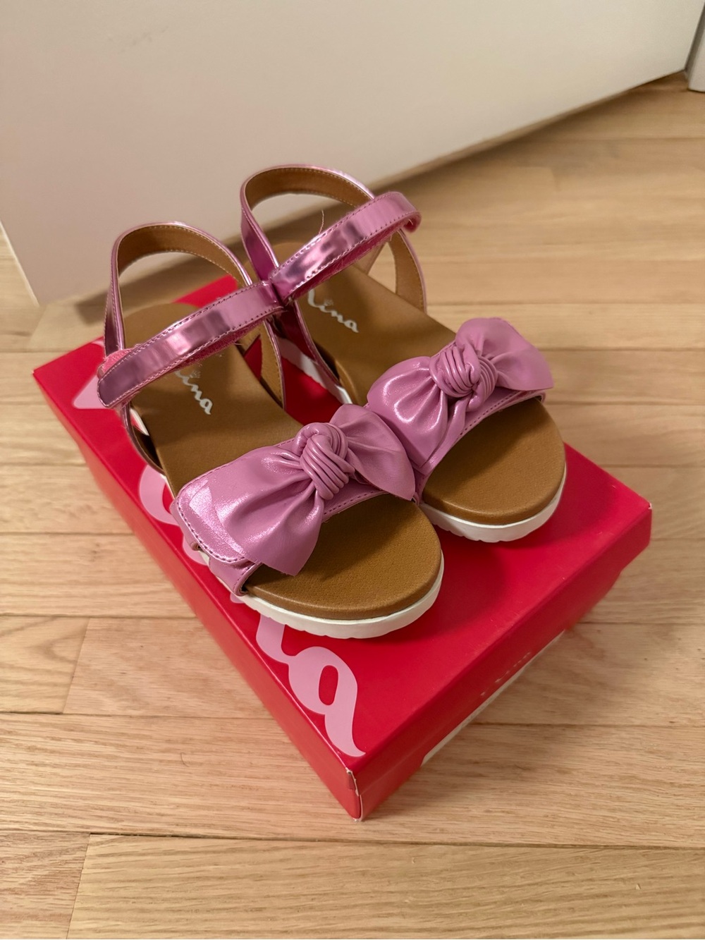 NIB Nina Metallic Pink Velcro Bow Sandals